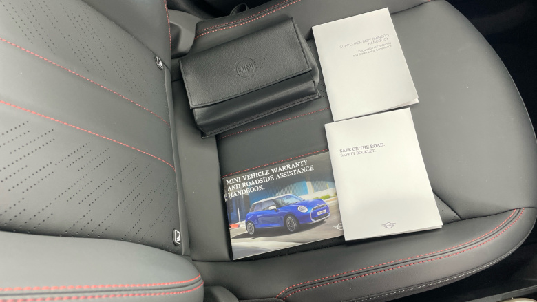 MINI Aceman 160kW SE Classic 54kWh 5dr Auto Electric Hatchback